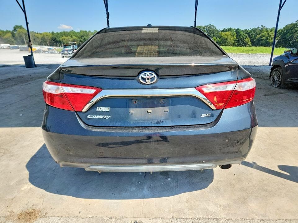 2017 TOYOTA CAMRY SE 6