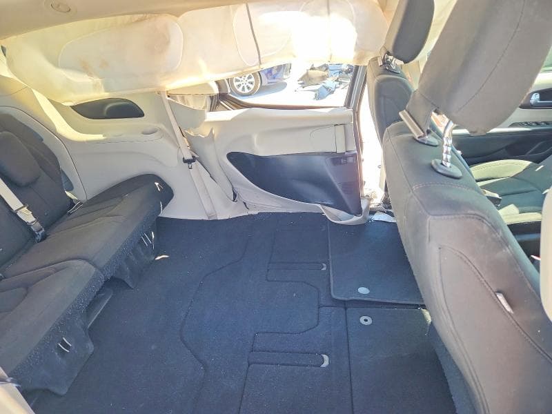 2017 CHRYSLER PACIFICA LX 11