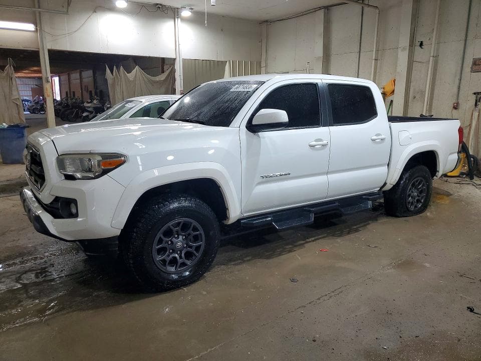 2017 TOYOTA TACOMA SR5 V6