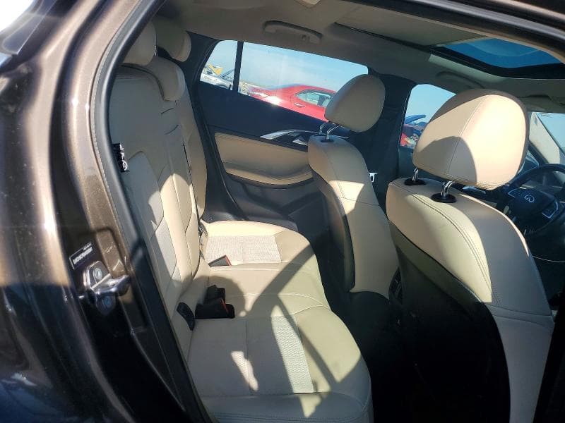 2019 INFINITI QX30 LUXE 10