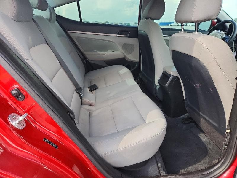 2018 HYUNDAI ELANTRA SEL 10