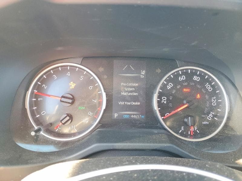 2021 TOYOTA RAV4 XLE 9