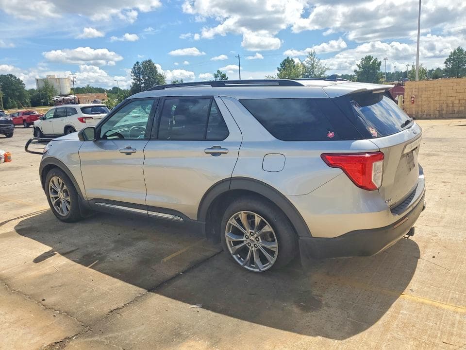2022 FORD EXPLORER XLT 2