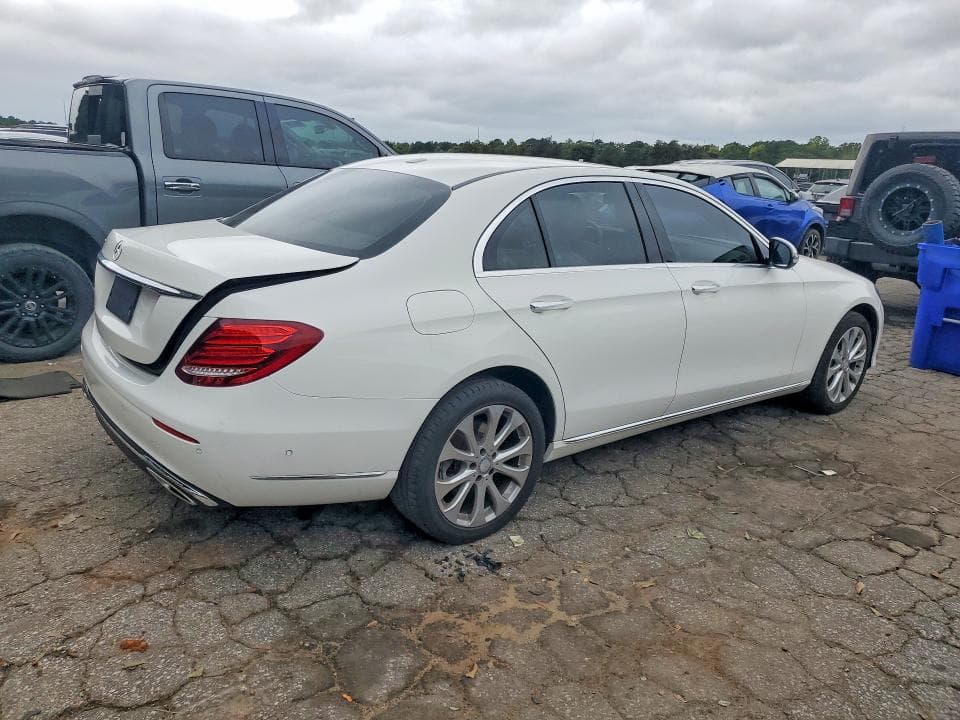 2017 MERCEDES-BENZ E 300 3