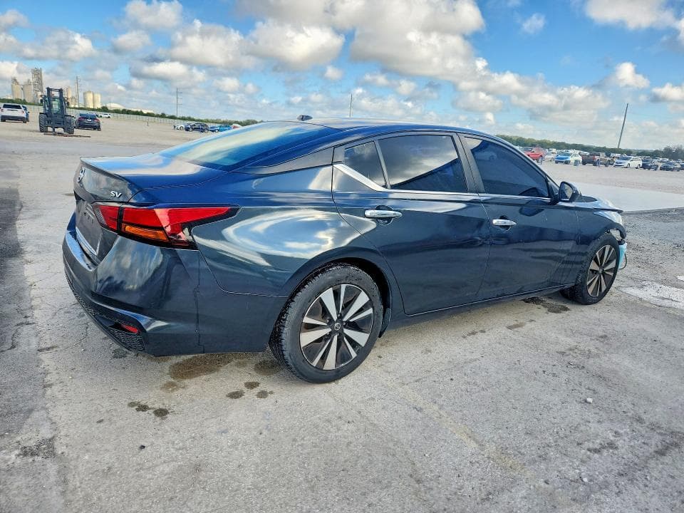 2022 NISSAN ALTIMA SV 3