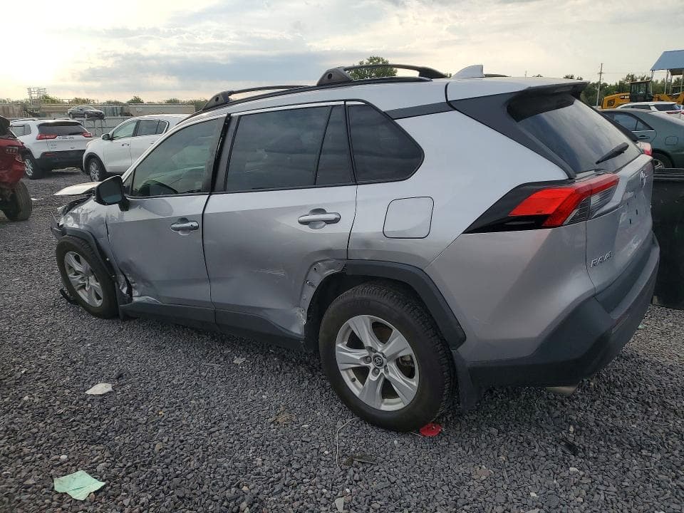 2021 TOYOTA RAV4 XLE 2
