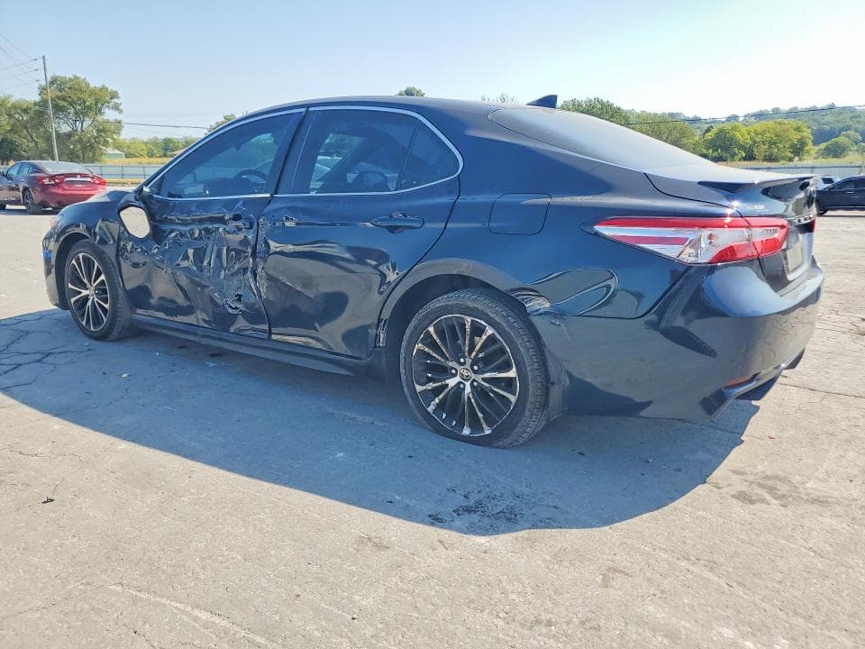 2020 TOYOTA CAMRY SE 2