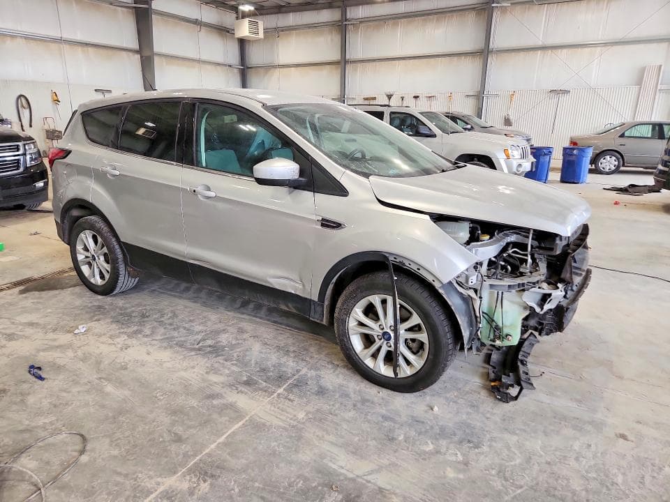 2019 FORD ESCAPE SE 4