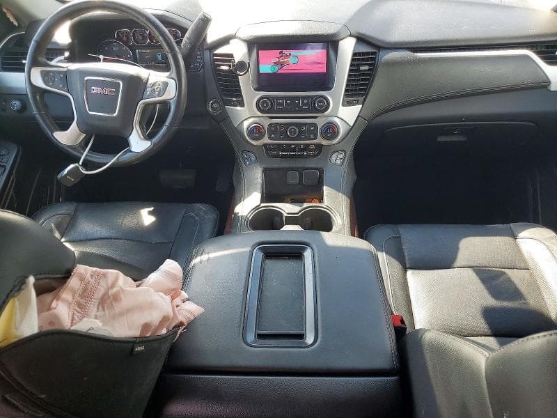 2020 GMC YUKON SLT 8