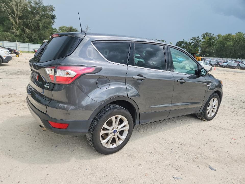 2017 FORD ESCAPE SE 3