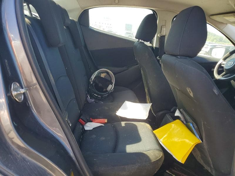 2019 TOYOTA YARIS L 10
