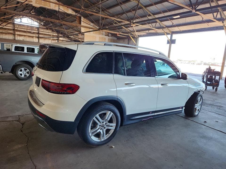 2023 MERCEDES-BENZ GLB 250 3