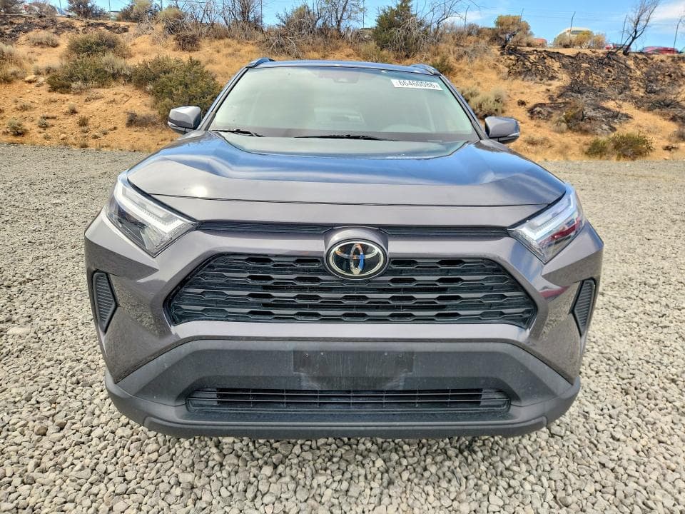 2022 TOYOTA RAV4 XLE 5