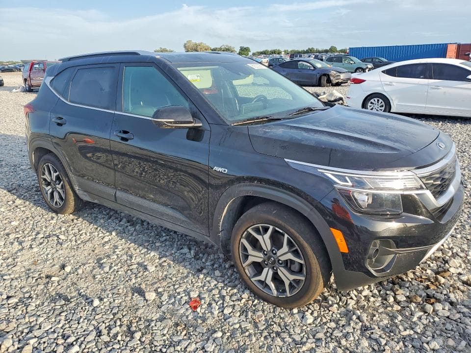 2021 KIA SELTOS EX 4