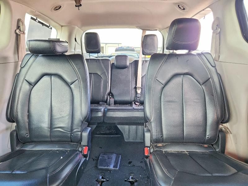 2022 CHRYSLER PACIFICA TOURING L 10