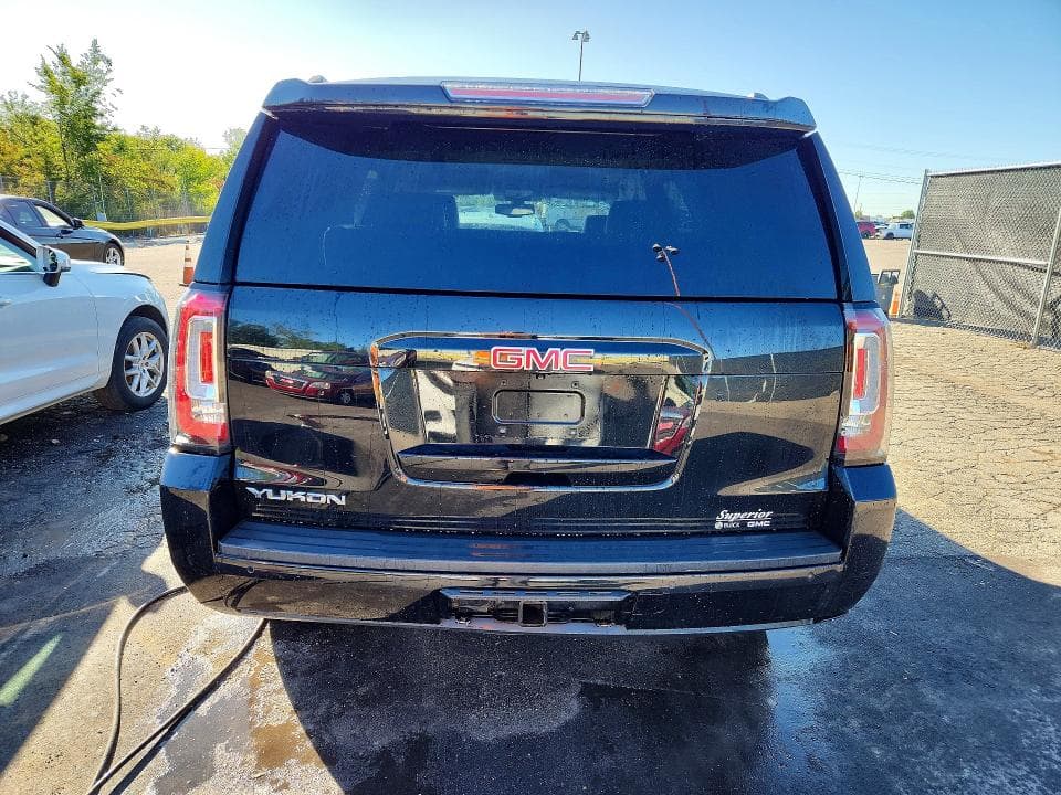 2017 GMC YUKON SLE 6