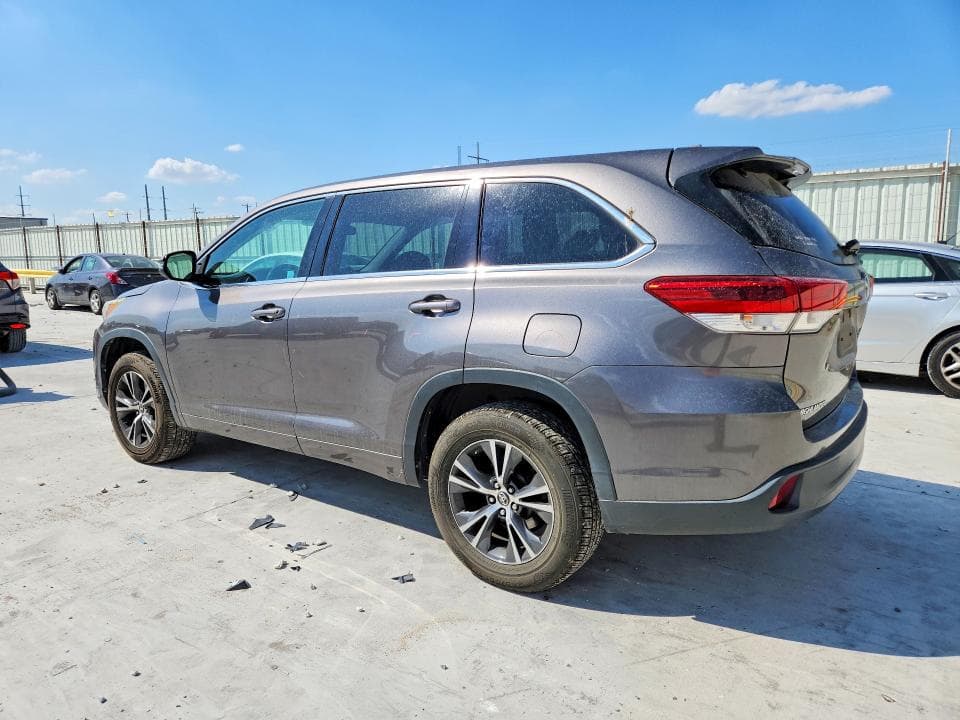 2017 TOYOTA HIGHLANDER LE PLUS 2