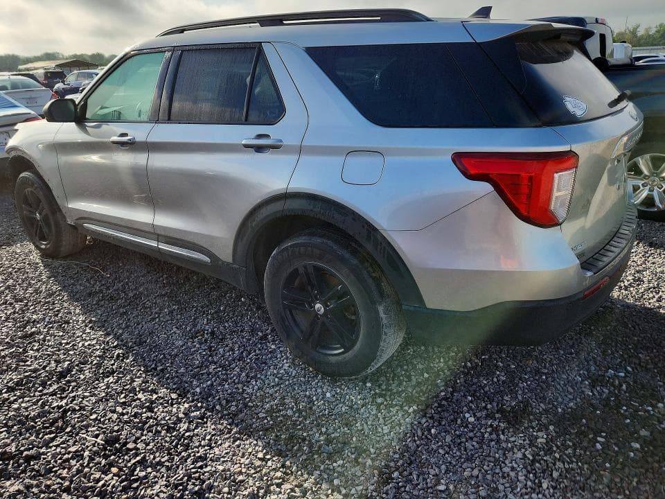 2021 FORD EXPLORER XLT 2
