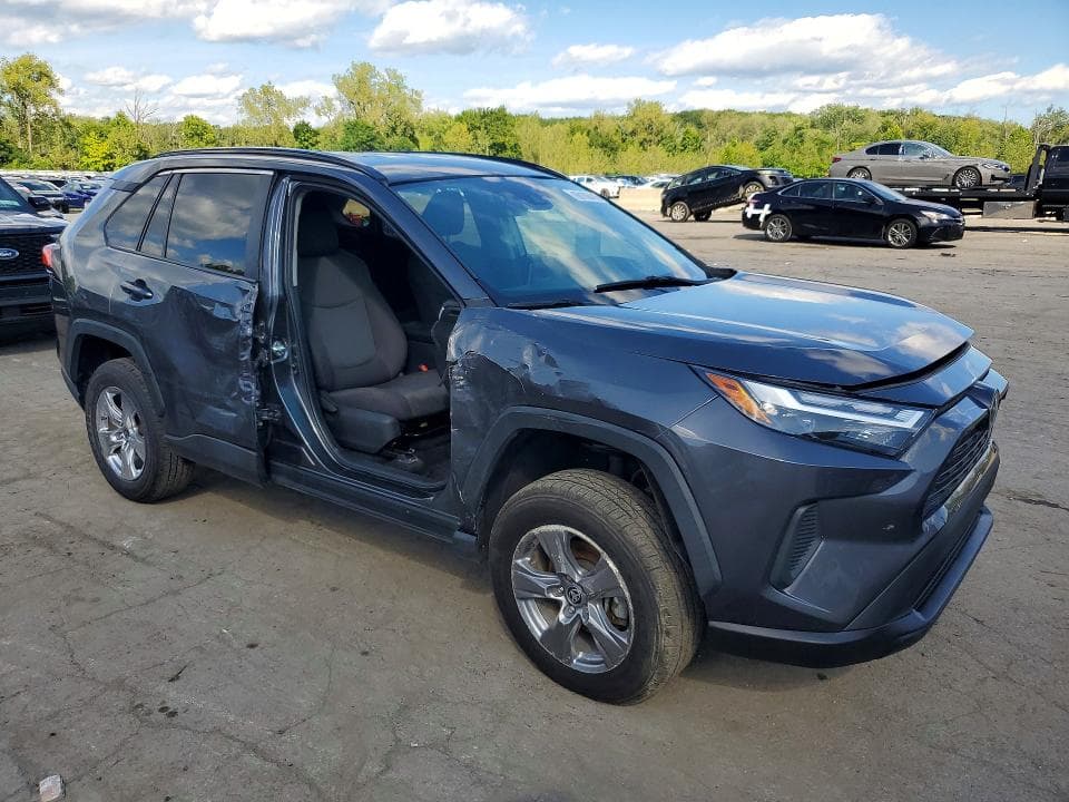 2023 TOYOTA RAV4 XLE 4