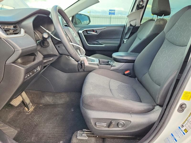 2021 TOYOTA RAV4 XLE 7