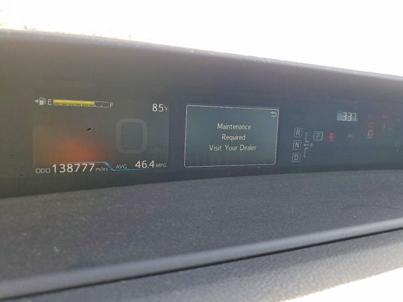 2017 TOYOTA PRIUS THREE TOURING 9