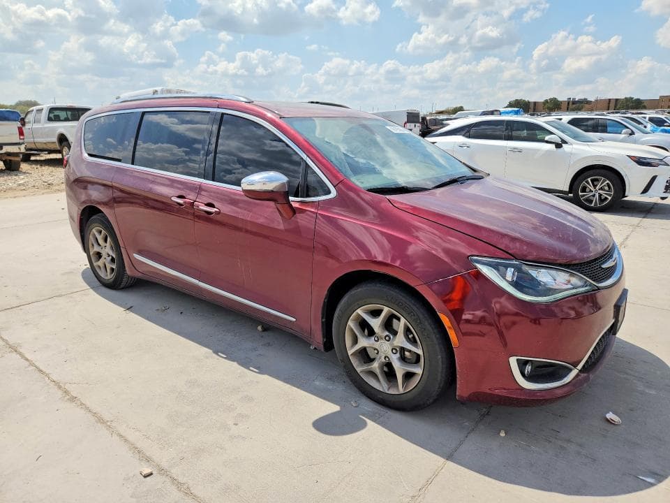 2017 CHRYSLER PACIFICA LIMITED 4