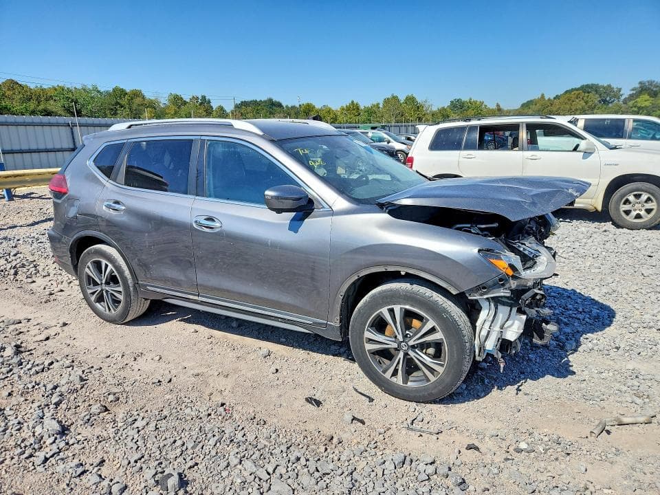 2017 NISSAN ROGUE S 4