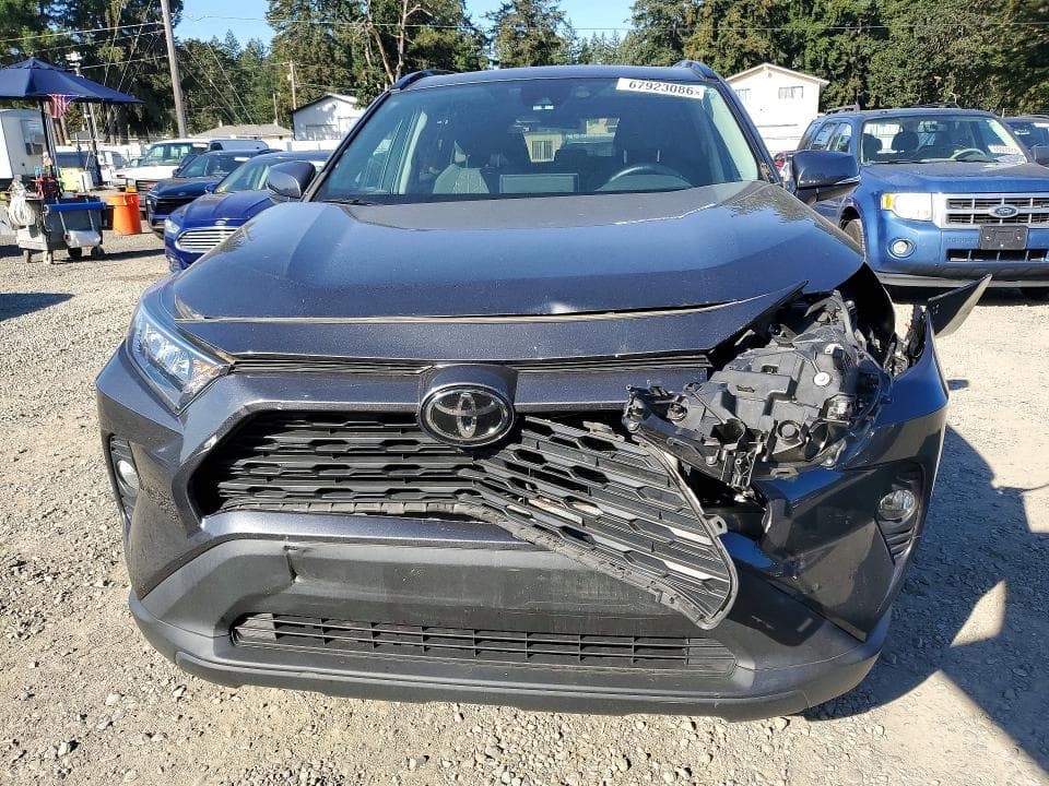 2020 TOYOTA RAV4 XLE 5