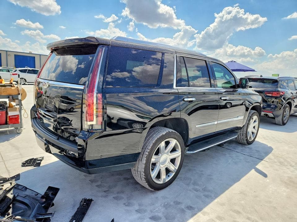 2019 CADILLAC ESCALADE LUXURY 3