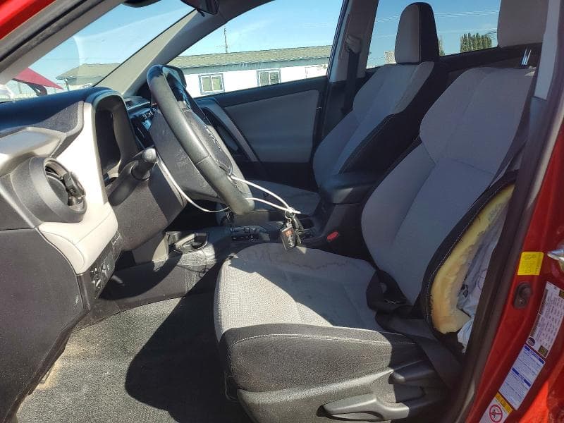 2017 TOYOTA RAV4 XLE 7