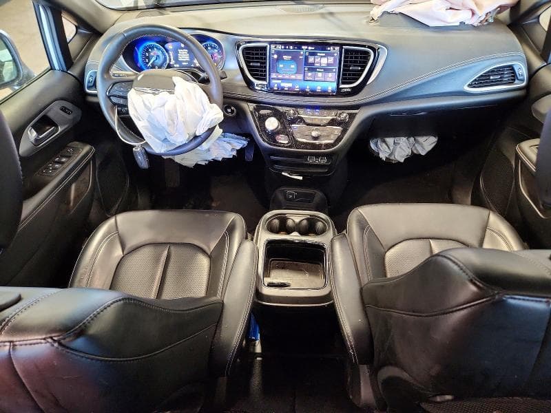 2023 CHRYSLER PACIFICA TOURING L 8