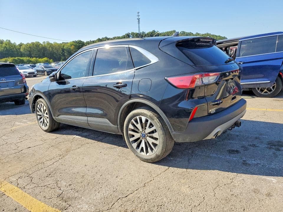 2020 FORD ESCAPE TITANIUM 2