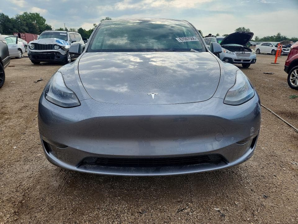 2025 TESLA MODEL Y 5