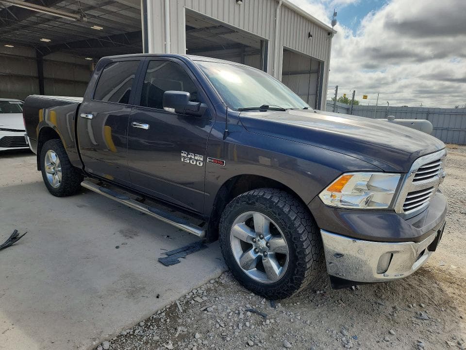 2017 RAM 1500 SLT 4