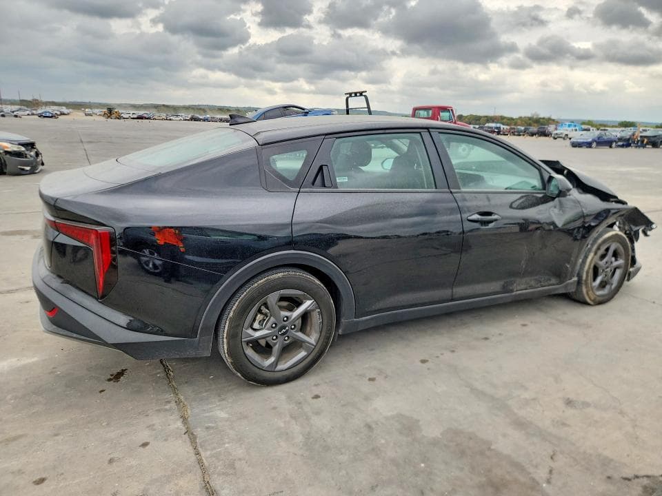 2025 KIA K4 LXS 3
