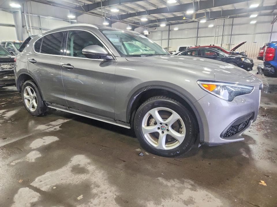 2018 ALFA ROMEO STELVIO 4