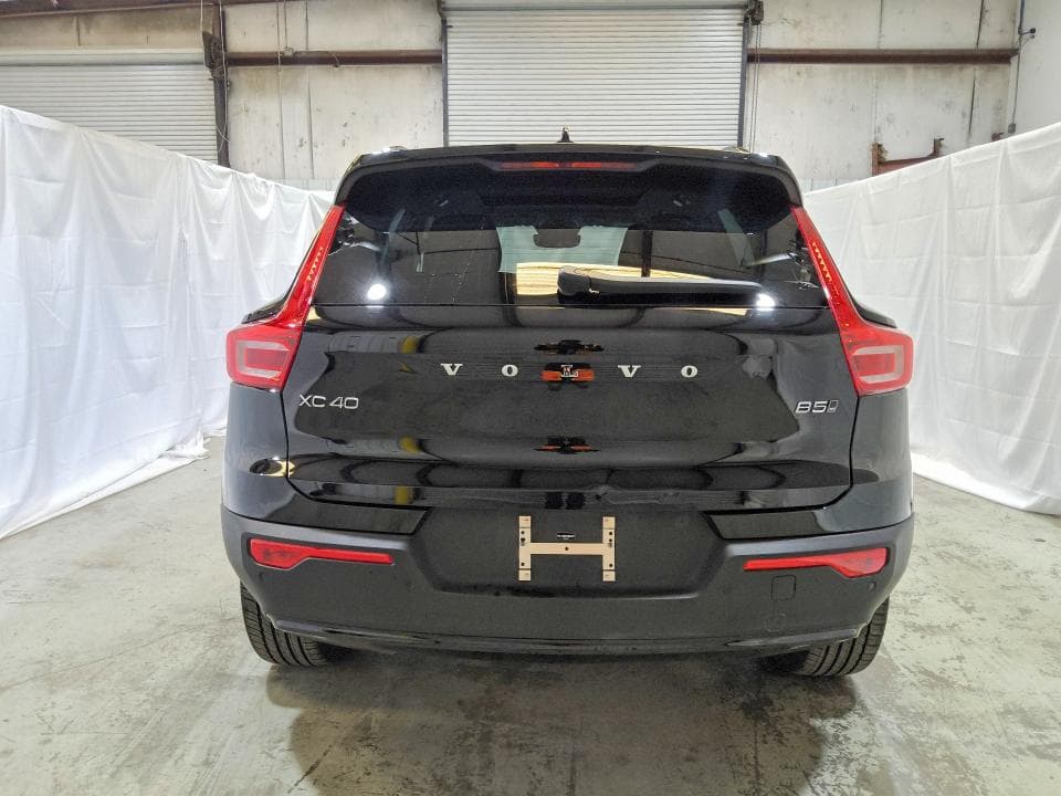 2026 VOLVO XC40 PLUS 6