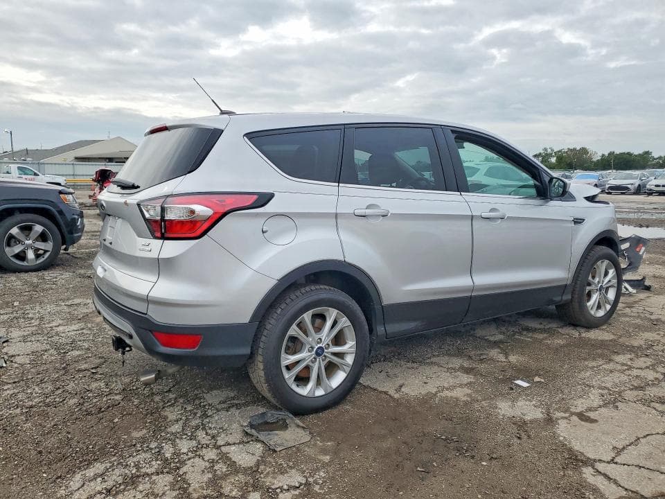 2017 FORD ESCAPE SE 3