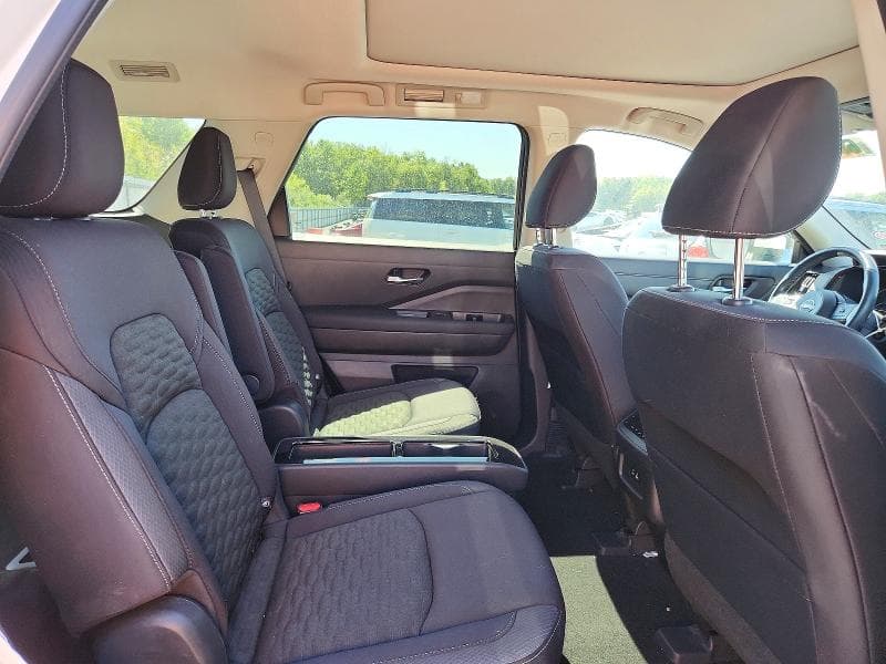 2022 NISSAN PATHFINDER SV 11