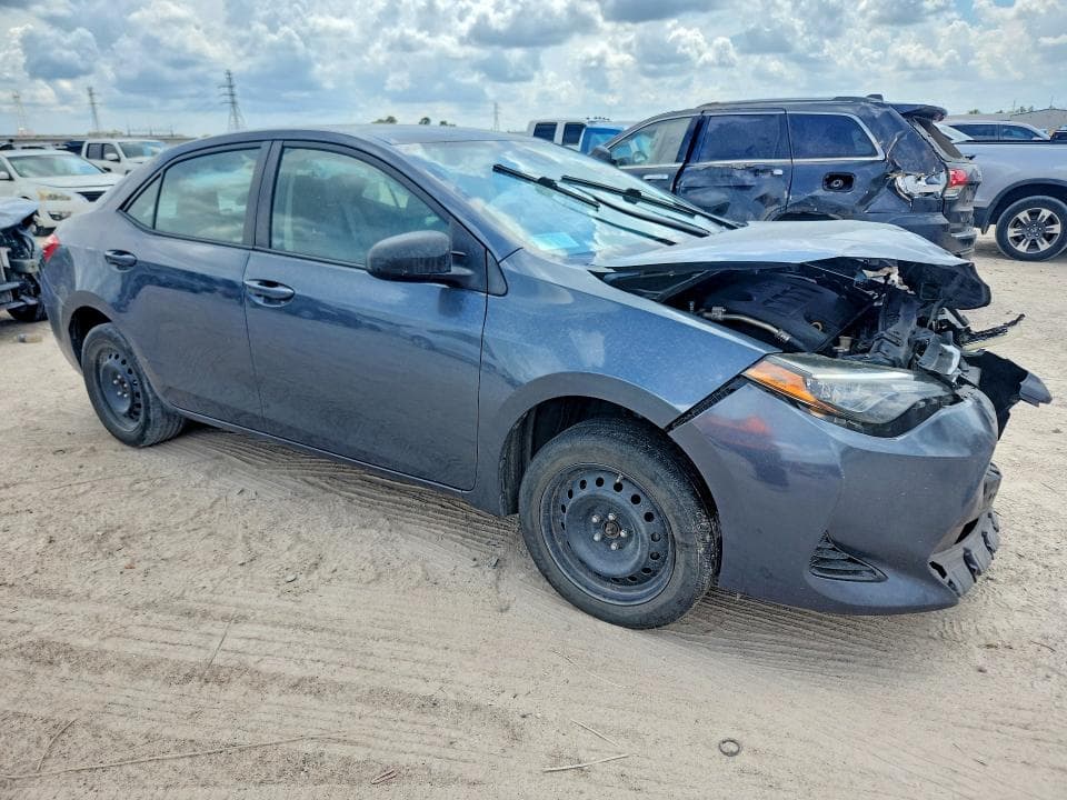 2018 TOYOTA COROLLA LE 4