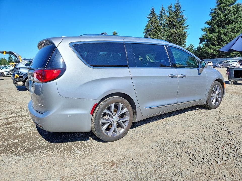 2017 CHRYSLER PACIFICA LIMITED 3