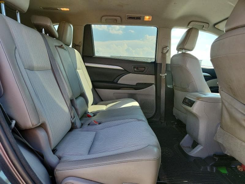 2017 TOYOTA HIGHLANDER LE PLUS 11