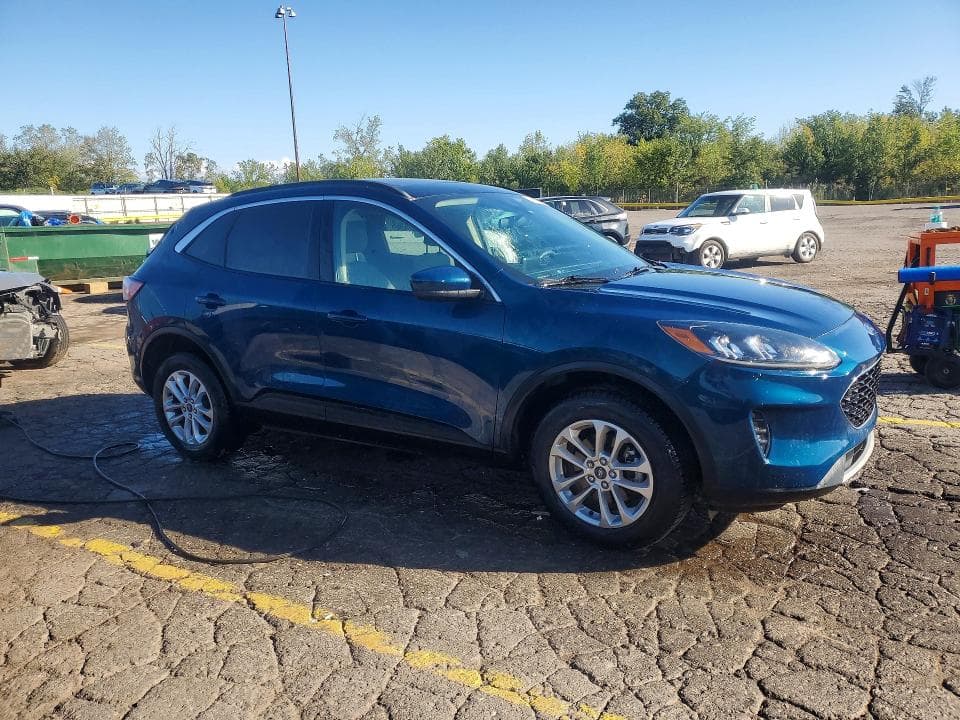 2020 FORD ESCAPE SE 4