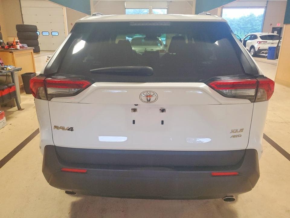 2020 TOYOTA RAV4 XLE PREMIUM 6