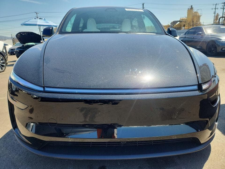 2026 TESLA MODEL Y 5