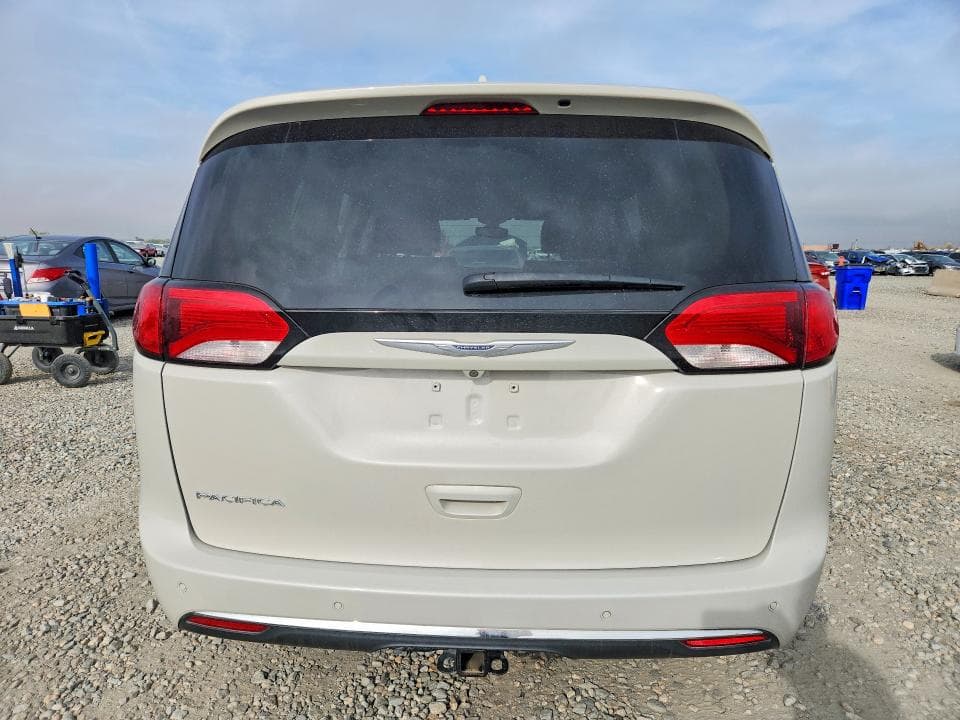 2017 CHRYSLER PACIFICA TOURING L 6