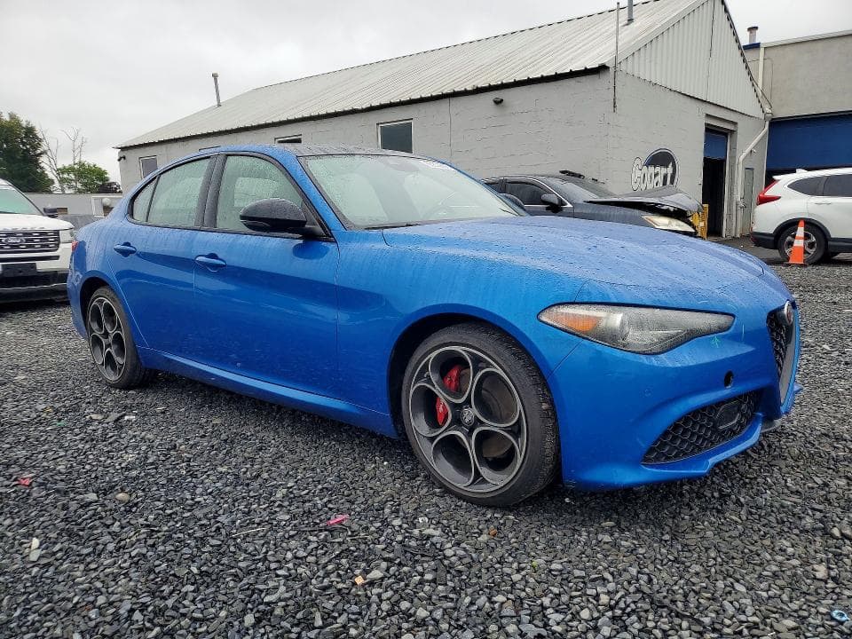 2022 ALFA ROMEO GIULIA SUPER 4