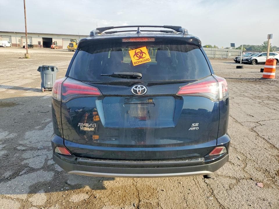 2017 TOYOTA RAV4 SE 6