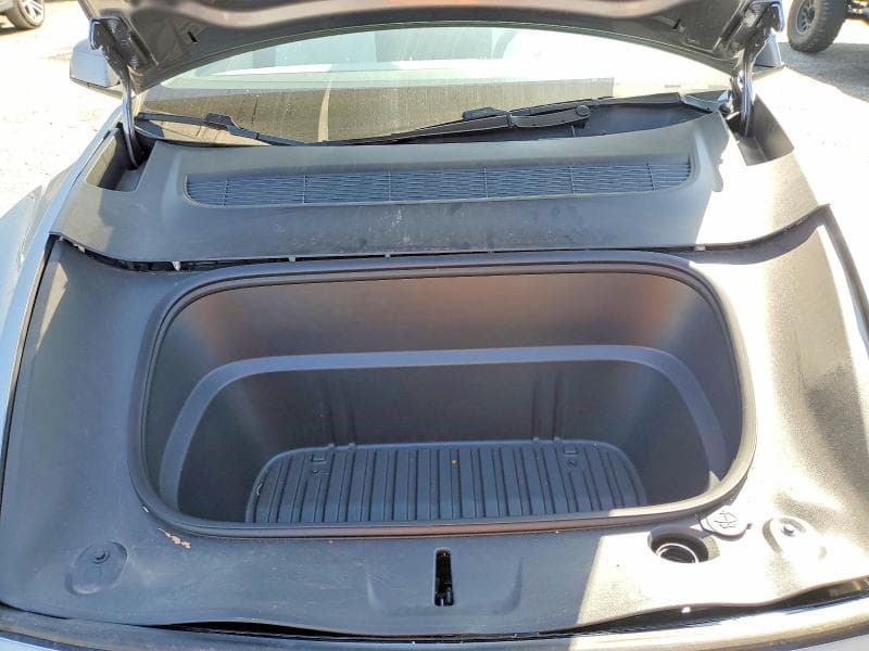 2026 TESLA MODEL Y 11