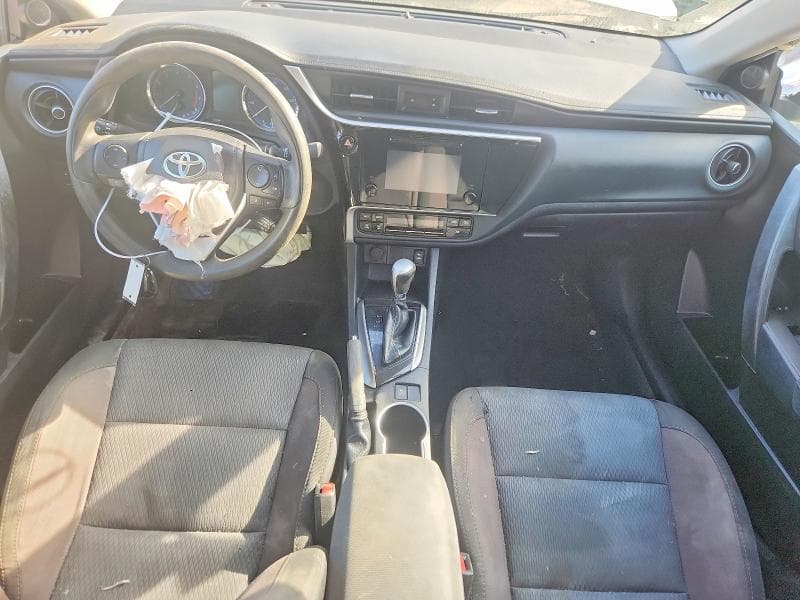 2018 TOYOTA COROLLA LE 8